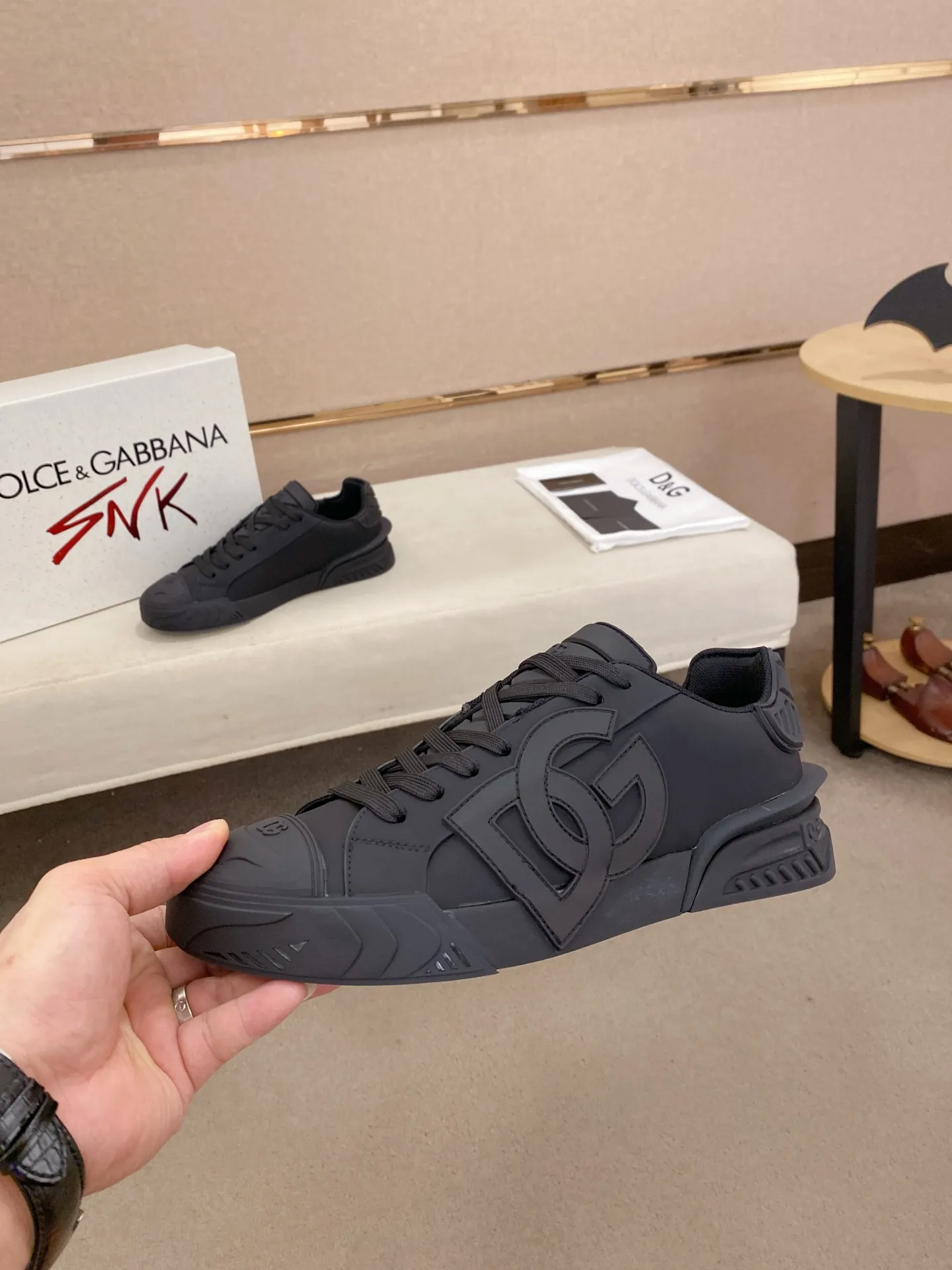 Men's shoes 💰: 660💰 (top quality) The latest sports style DG hot model recommendation, 👉 first launch of men's shoes 😻 I am really crazy about it, top design, impeccable comfort, absolute best-seller, imported cowhide upper, full cowhide lining🐂. Original replica, the latest cool outsole 💥👟Number of codes: 38-44 (45/custom-made, non-refundable)